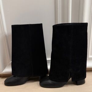 Elegant New Beautiful Black Suede Mid-Calf Heeled Boots